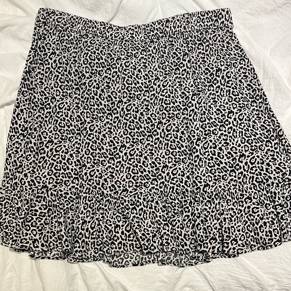 Black and creme leopard print skirt from American Eagle size M